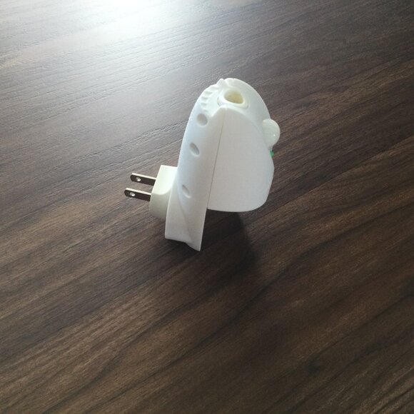 4-Pack Air Wick Plug-In Scented Oil Warmers (No Scent Oil Included) - Picture 4 of 5